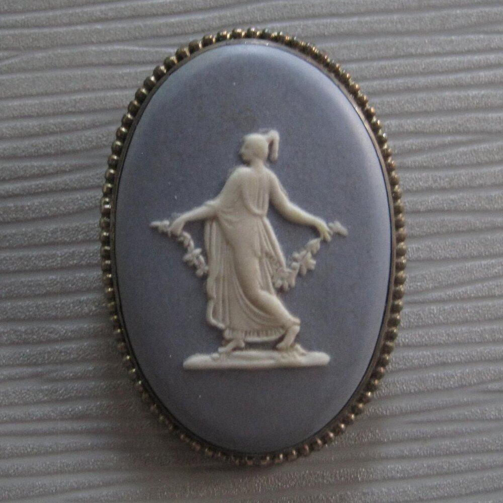 VINTAGE Wedgewood Jasperware Sterling Silver Blue Cameo English Brooch